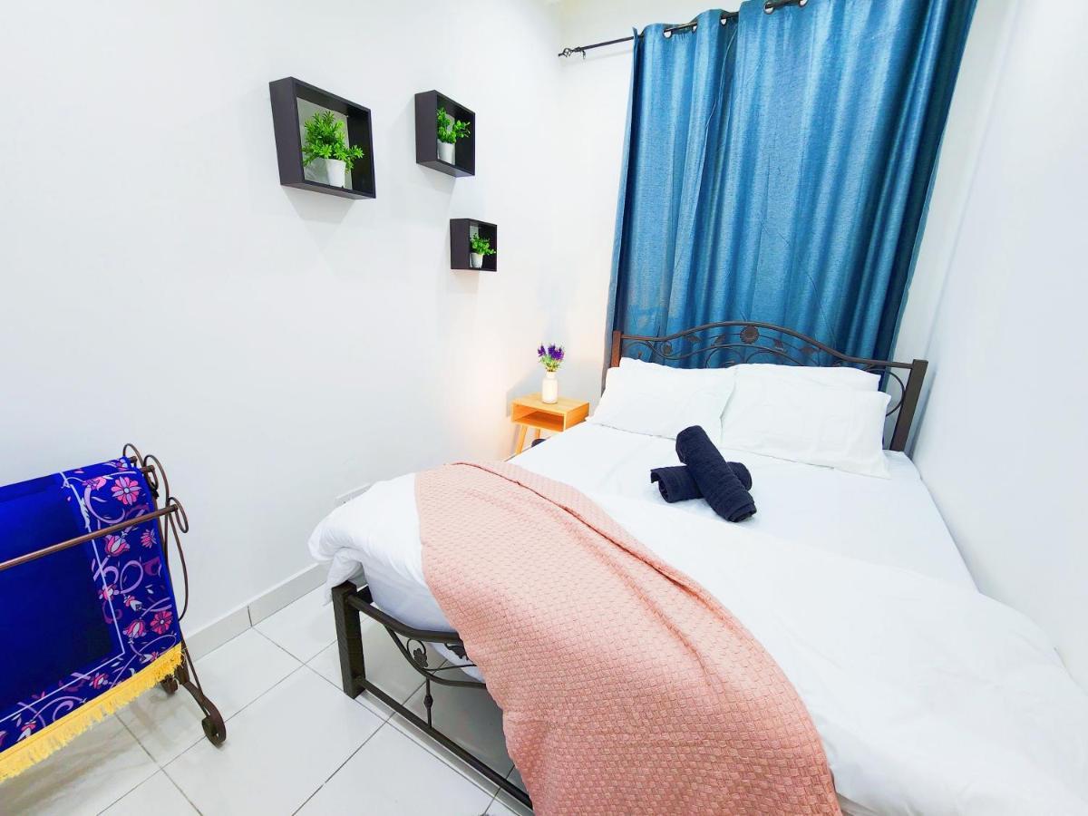 Klia Lili Residensi 5 Plus 2 Pax With Splendid Pool Nilai Exteriör bild