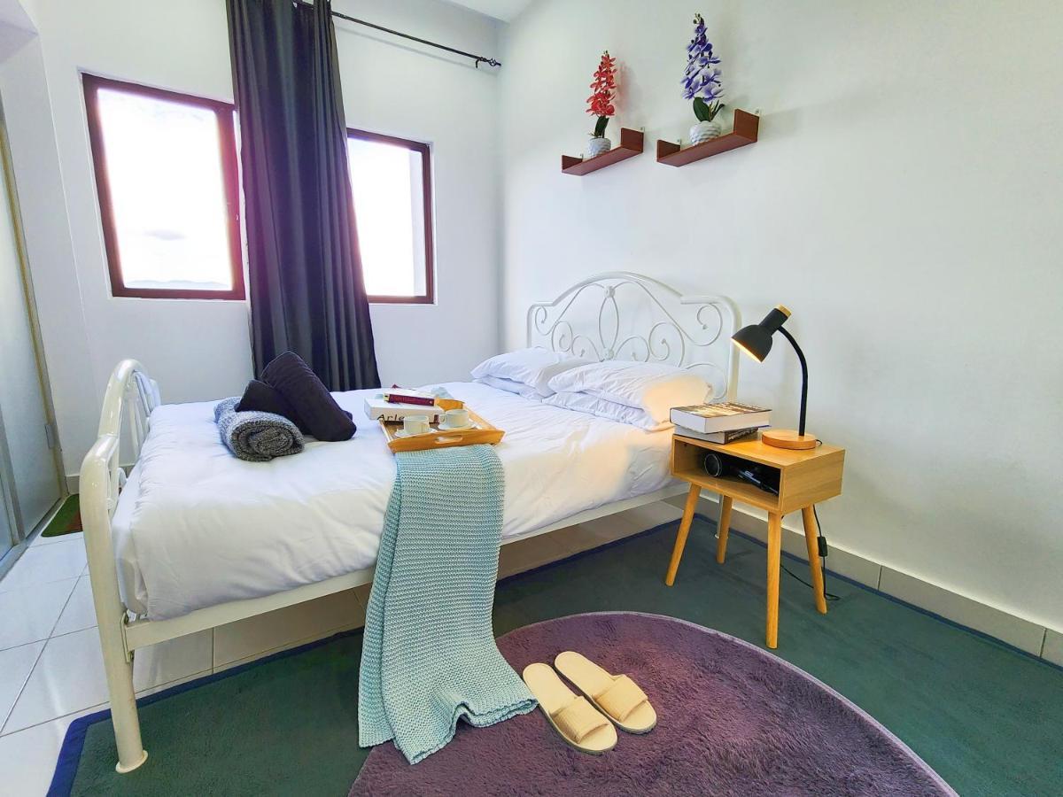 Klia Lili Residensi 5 Plus 2 Pax With Splendid Pool Nilai Exteriör bild
